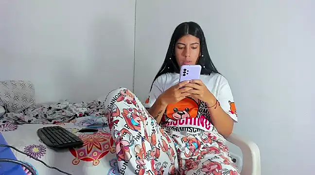 Snapshot of skinnyanai2 chatting on 11, 3, 2025 skinnyanai2 online show from 11, 3, 2025