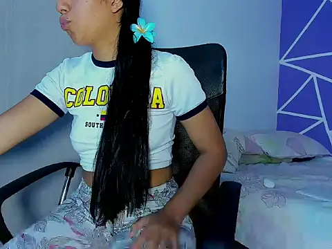 Snapshot of skinnyanai2 chatting on 11, 10, 2025 skinnyanai2 online show from 11, 10, 2025