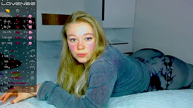 Snapshot of kitti_kaattt chatting on 8, 12, 2024 kitti kaattt online show from 8, 12, 2024