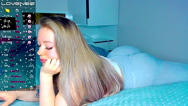 Snapshot of kitti_kaattt chatting on 1, 2, 2025 kitti kaattt online show from 1, 2, 2025