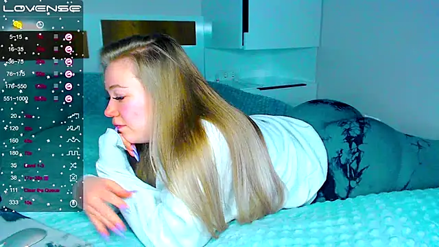 Snapshot of kitti_kaattt chatting on 22, 3, 2025 kitti kaattt online show from 22, 3, 2025