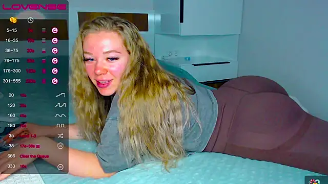 Snapshot of kitti_kaattt chatting on 21, 9, 2025 kitti kaattt online show from 21, 9, 2025