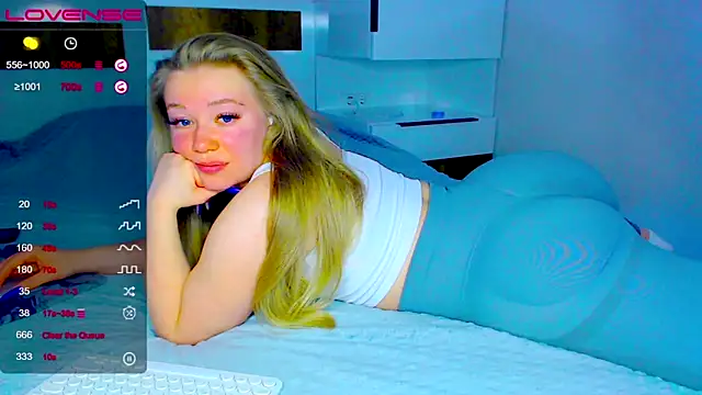 Snapshot of kitti_kaattt chatting on 4, 11, 2025 kitti kaattt online show from 4, 11, 2025