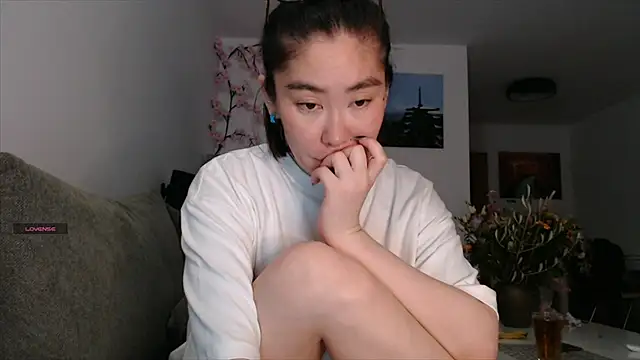 Kunimitsuu  online show from 14, 9, 2025