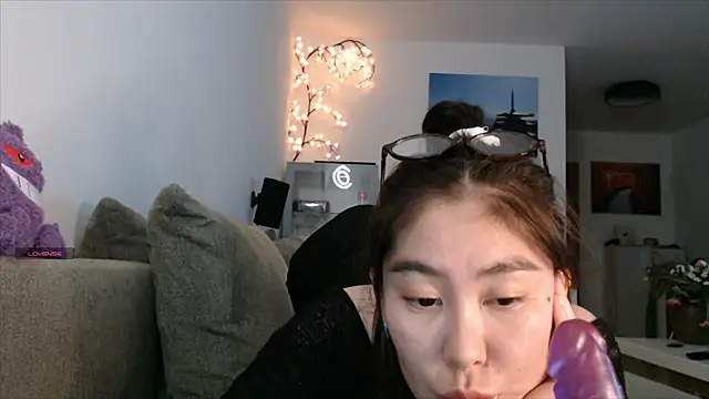 Kunimitsuu  online show from 3, 10, 2025