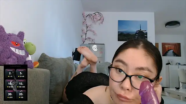 Kunimitsuu  online show from 15, 10, 2025