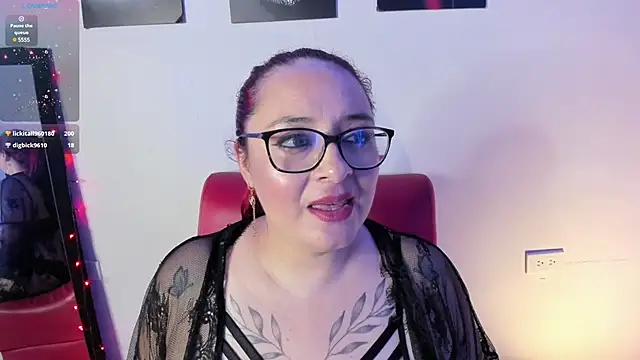 Snapshot of katherina_diaz chatting on 21, 2, 2025 katherina diaz online show from 21, 2, 2025