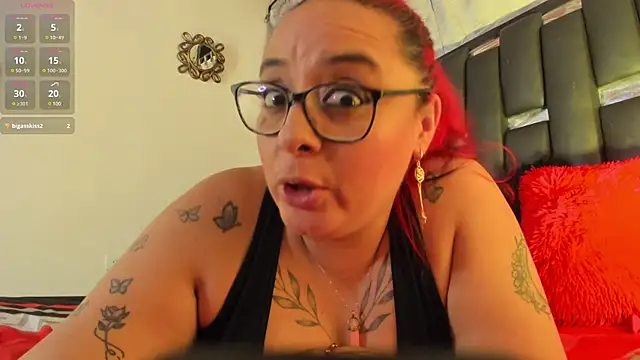 Snapshot of katherina_diaz chatting on 6, 3, 2025 katherina diaz online show from 6, 3, 2025