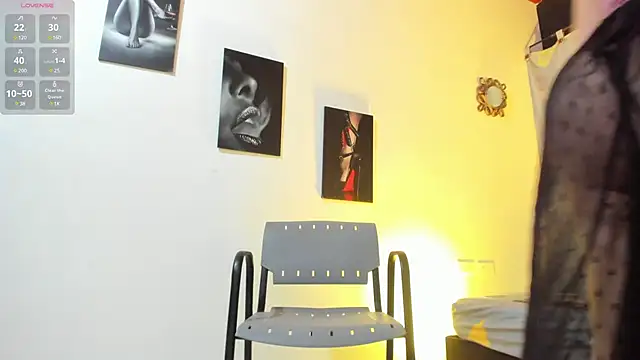 Snapshot of katherina_diaz chatting on 8, 3, 2025 katherina diaz online show from 8, 3, 2025