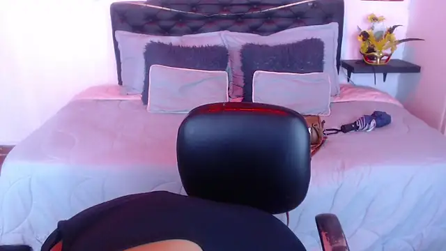 Dominik girl online show from 10, 9, 2025