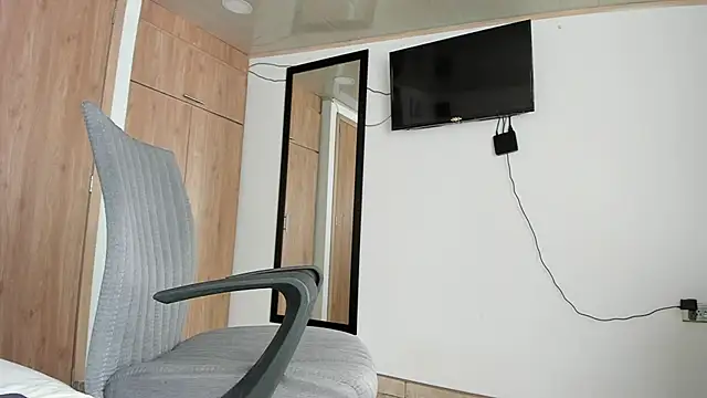 manucute 23  online show from 13, 3, 2025