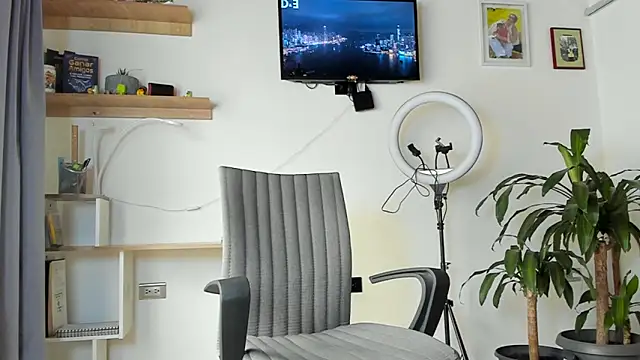 manucute 23  online show from 12, 11, 2025