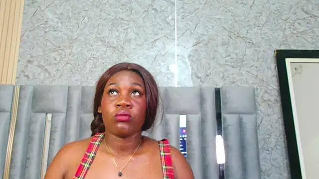 Snapshot of MiissBNasty chatting on 4, 12, 2025 MiissBNasty online show from 4, 12, 2025