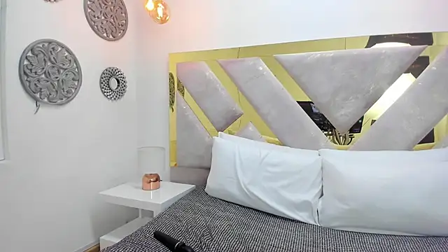 Oriana Guzman online show from 22, 2, 2025