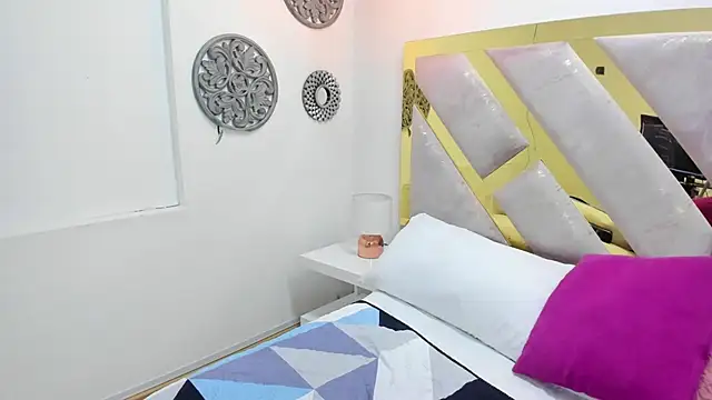 Oriana Guzman online show from 23, 2, 2025