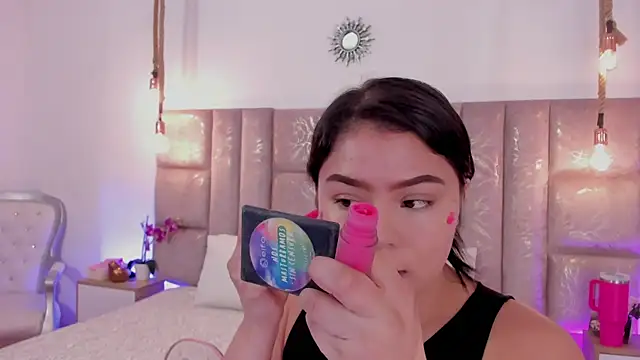 Oriana Guzman online show from 10, 7, 2026