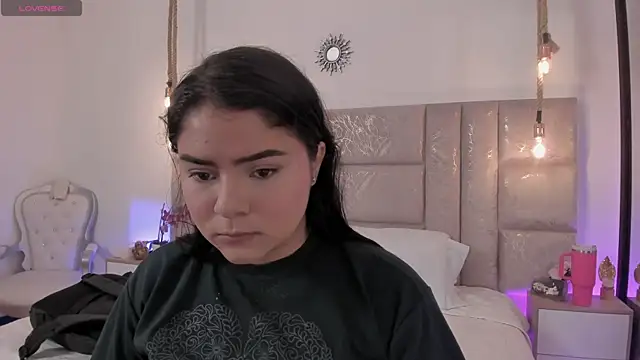 Oriana Guzman online show from 11, 7, 2026