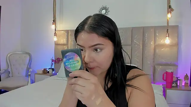Oriana Guzman online show from 19, 7, 2026