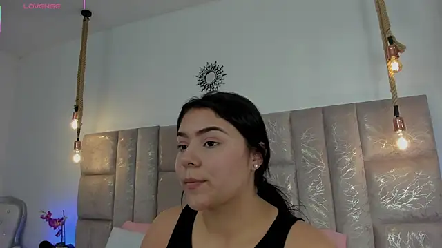 Oriana Guzman online show from 7, 8, 2026