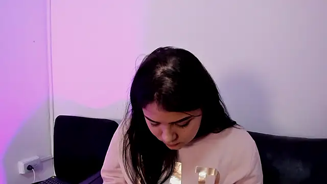 Oriana Guzman online show from 8, 8, 2026