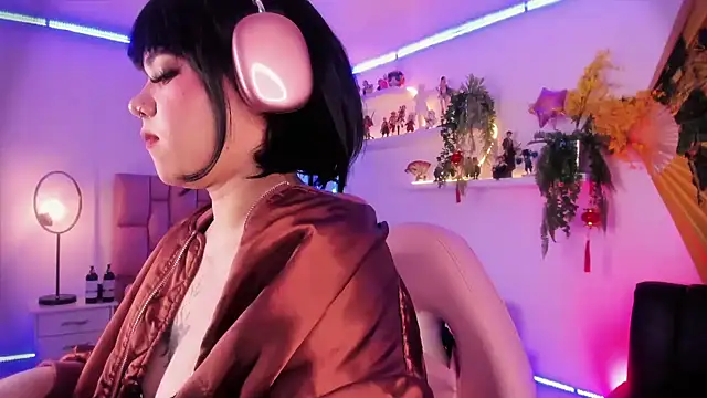 albaismynameX online show from 22, 2, 2025