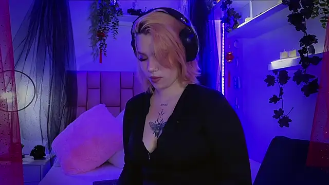 albaismynameX online show from 27, 10, 2025