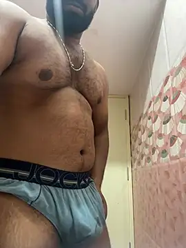 Handsomehunk 4U online show from 14, 12, 2024