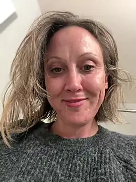 Snapshot of SexyB214 chatting on 30, 12, 2024 SexyB214 online show from 30, 12, 2024