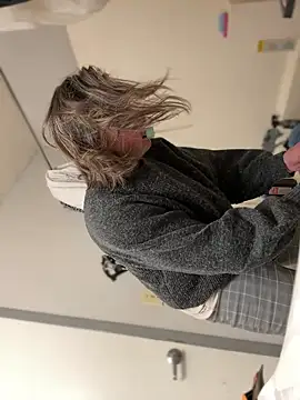 Snapshot of SexyB214 chatting on 31, 12, 2024 SexyB214 online show from 31, 12, 2024