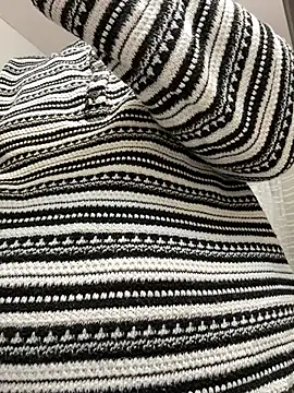 Snapshot of SexyB214 chatting on 4, 1, 2025 SexyB214 online show from 4, 1, 2025