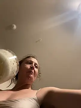 Snapshot of SexyB214 chatting on 28, 9, 2025 SexyB214 online show from 28, 9, 2025