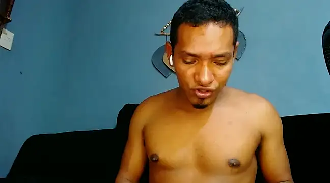 Snapshot of Grandeygruesa1 chatting on 5, 1, 2025 Grandeygruesa1 online show from 5, 1, 2025