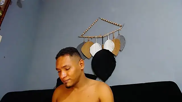 Snapshot of Grandeygruesa1 chatting on 8, 1, 2025 Grandeygruesa1 online show from 8, 1, 2025