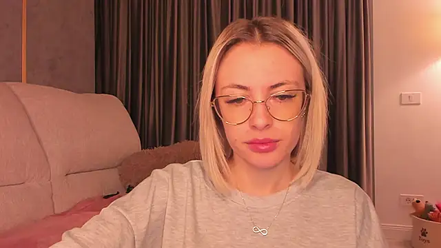 Snapshot of BaayBee__ chatting on 27, 2, 2025 BaayBee online show from 27, 2, 2025