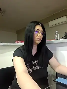 Snapshot of Milf_Abigail chatting on 28, 2, 2025 Milf Abigail online show from 28, 2, 2025