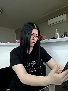 Snapshot of Milf_Abigail chatting on 3, 3, 2025 Milf Abigail online show from 3, 3, 2025