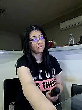 Snapshot of Milf_Abigail chatting on 5, 3, 2025 Milf Abigail online show from 5, 3, 2025