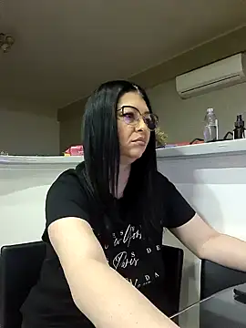 Snapshot of Milf_Abigail chatting on 5, 3, 2025 Milf Abigail online show from 5, 3, 2025