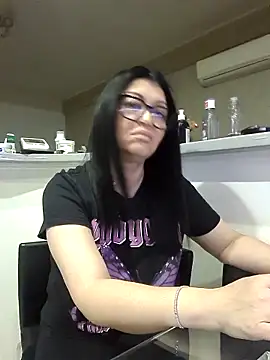 Snapshot of Milf_Abigail chatting on 29, 11, 2025 Milf Abigail online show from 29, 11, 2025