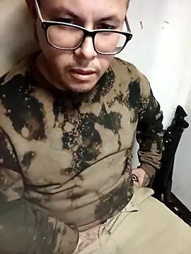 Snapshot of AlanDickson chatting on 4, 3, 2025 AlanDickson online show from 4, 3, 2025