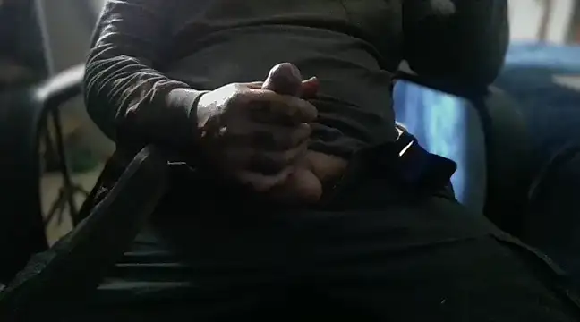 Snapshot of AlanDickson chatting on 14, 3, 2025 AlanDickson online show from 14, 3, 2025