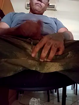 Snapshot of AlanDickson chatting on 15, 9, 2025 AlanDickson online show from 15, 9, 2025