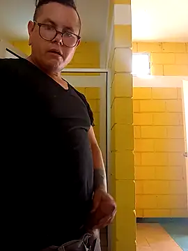 Snapshot of AlanDickson chatting on 16, 9, 2025 AlanDickson online show from 16, 9, 2025