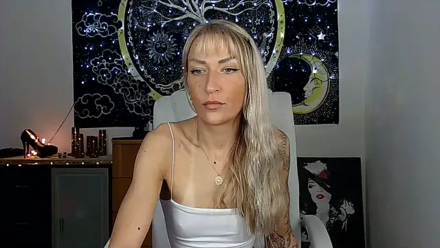 Snapshot of SexxyLiviaa chatting on 16, 12, 2024 SexxyLiviaa online show from 16, 12, 2024