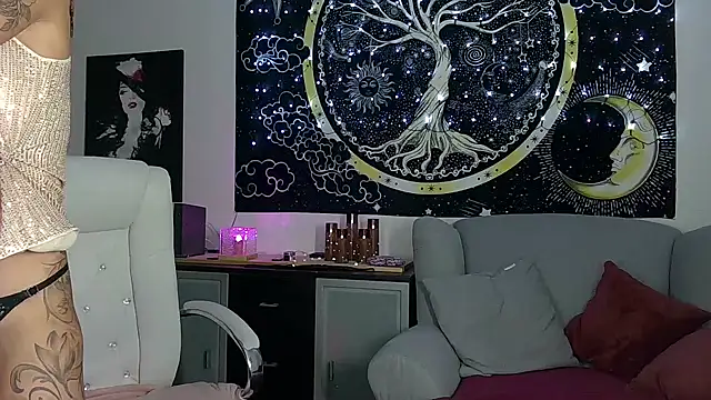 Snapshot of SexxyLiviaa chatting on 31, 12, 2024 SexxyLiviaa online show from 31, 12, 2024