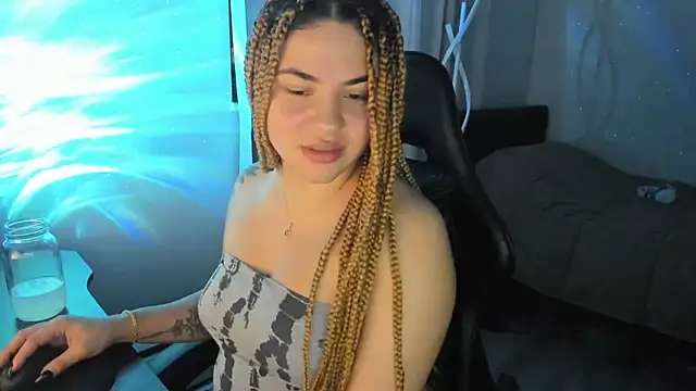 Snapshot of MelSaunders chatting on 13, 12, 2024 MelSaunders online show from 13, 12, 2024