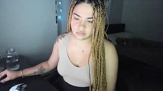 Snapshot of MelSaunders chatting on 16, 12, 2024 MelSaunders online show from 16, 12, 2024