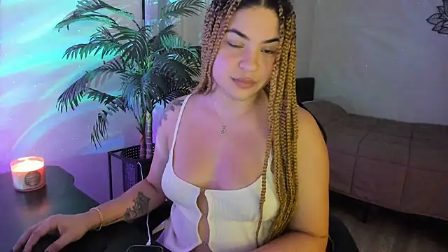 Snapshot of MelSaunders chatting on 18, 12, 2024 MelSaunders online show from 18, 12, 2024