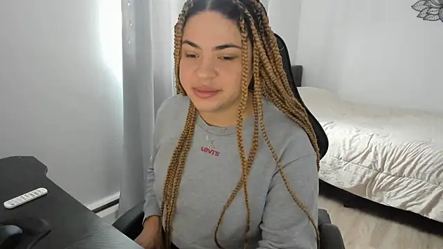 Snapshot of MelSaunders chatting on 19, 12, 2024 MelSaunders online show from 19, 12, 2024