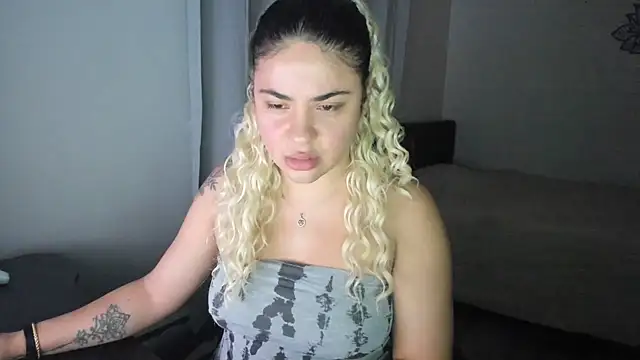 Snapshot of MelSaunders chatting on 12, 1, 2025 MelSaunders online show from 12, 1, 2025